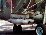Behälter UB-16 für ungelenkte Raketen an einer Mi-8T